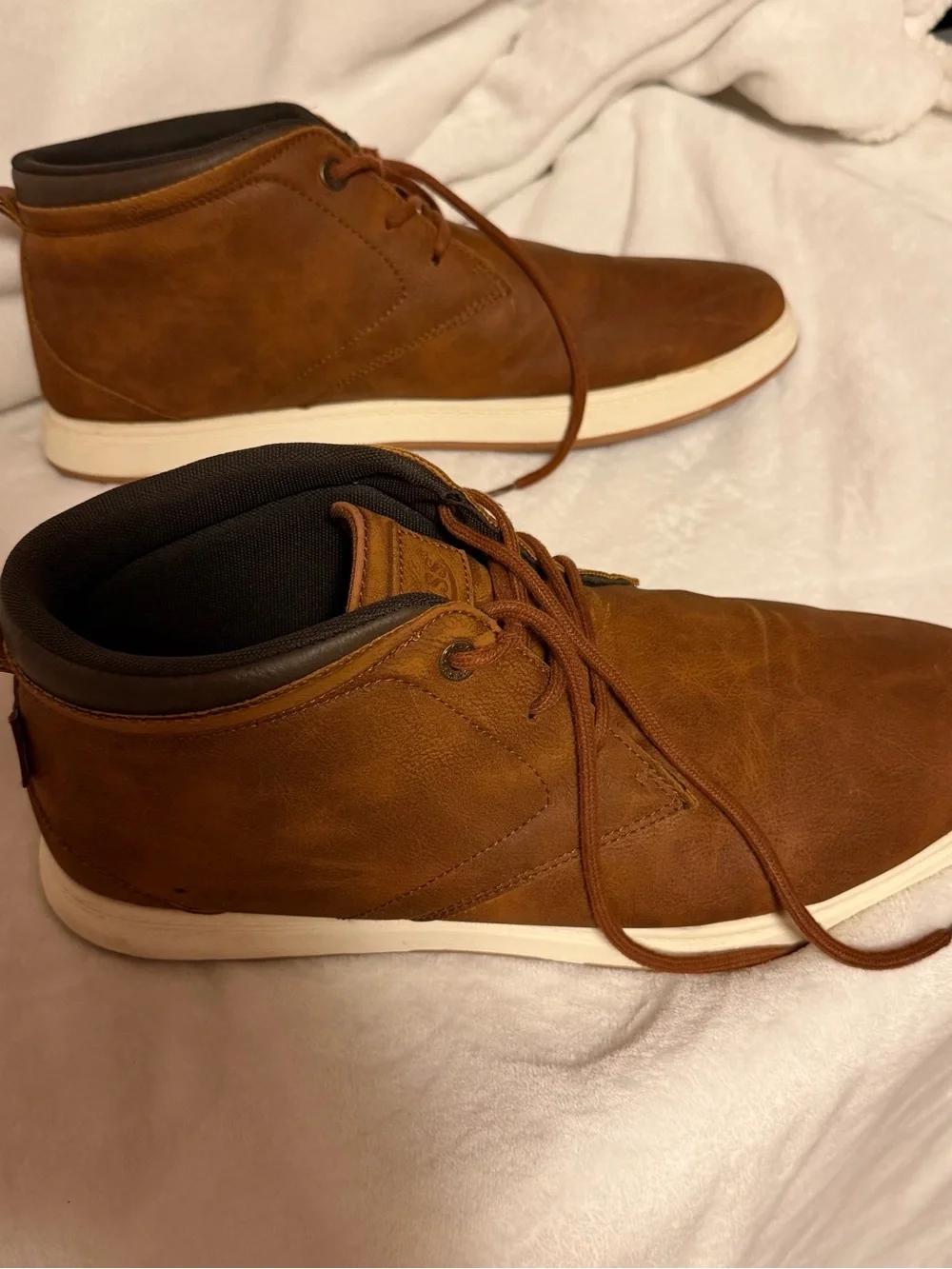 Bass chukka boots